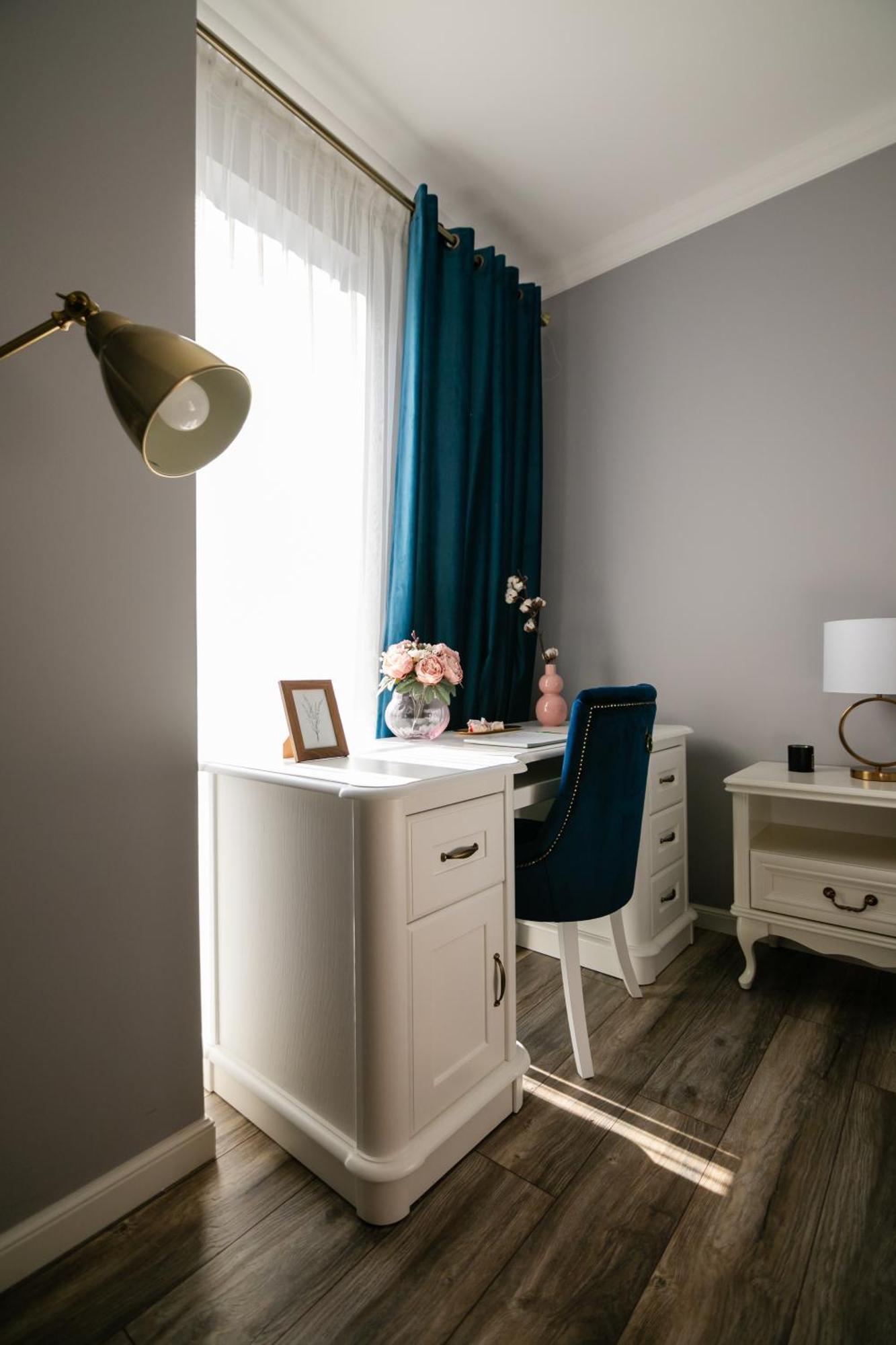 Apartment Velvet Vogue *